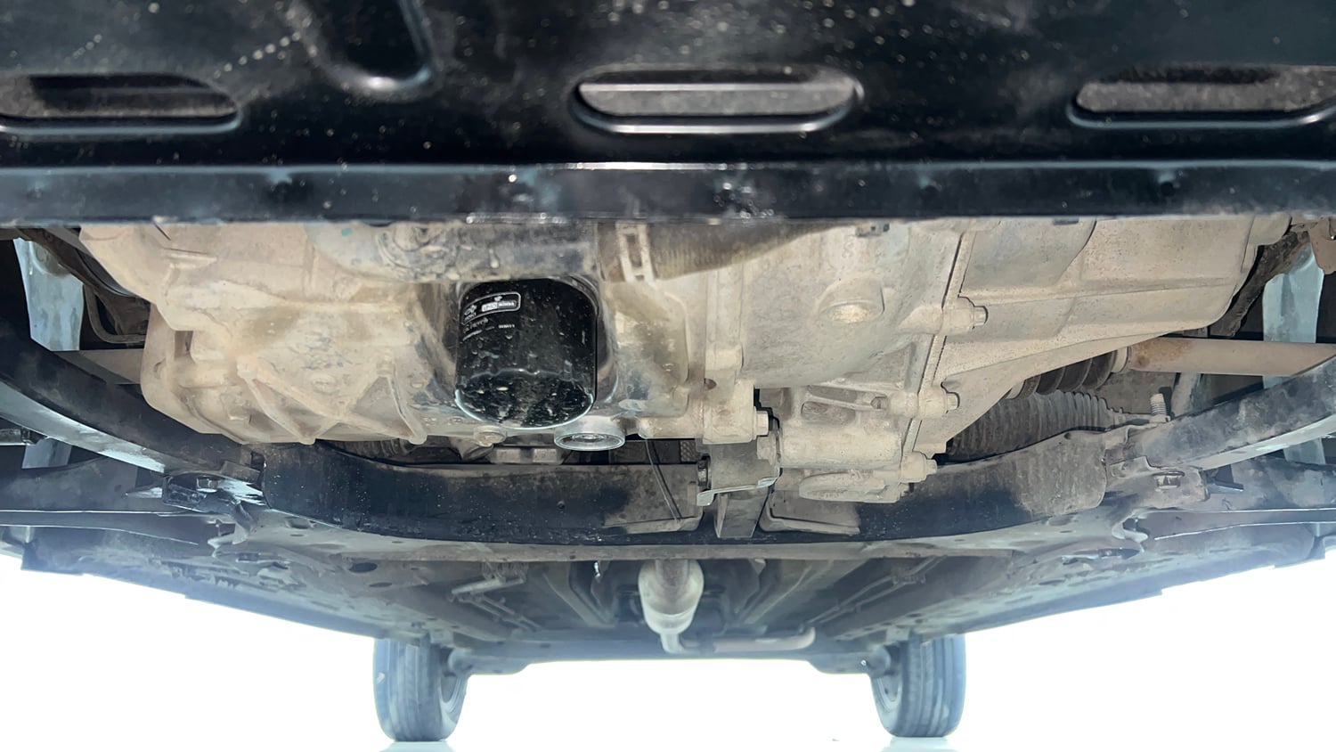 Used 2021 Nissan Magnite XV Dual Tone Petrol Manual extra FRONT LEFT UNDERBODY VIEW