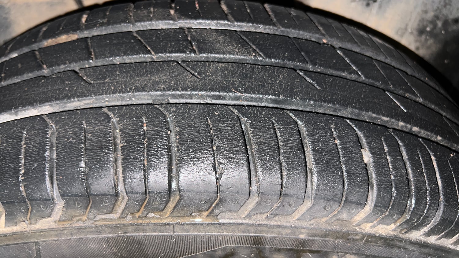Used 2022 Tata Punch Accomplished AMT Petrol Automatic tyres LEFT REAR TYRE TREAD VIEW