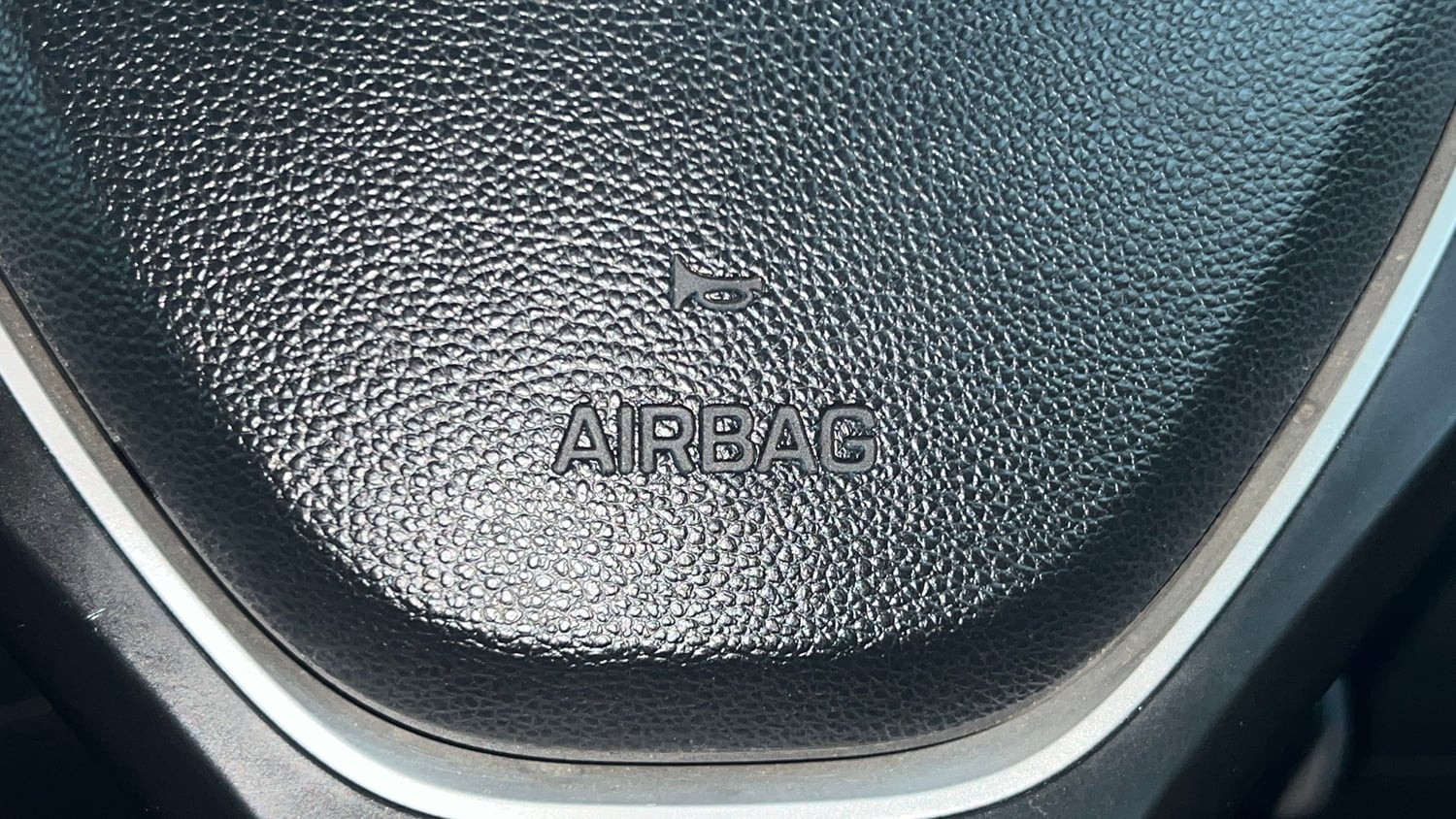 Used 2018 Hyundai Elite i20 Magna Executive 1.2 Petrol Manual top_features Airbags