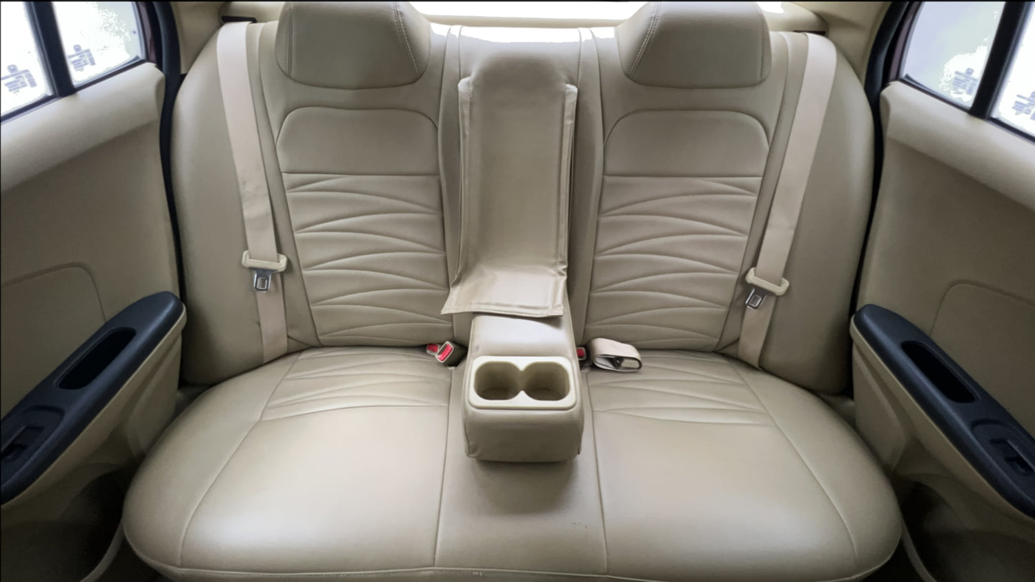 Used 2015 Honda Amaze 1.2 S i-VTEC Petrol Manual interior REAR SEAT CONDITION VIEW
