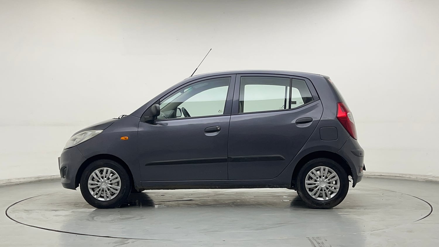 Used 2014 Hyundai i10 Magna 1.1 iRDE2 Petrol Manual exterior LEFT SIDE VIEW