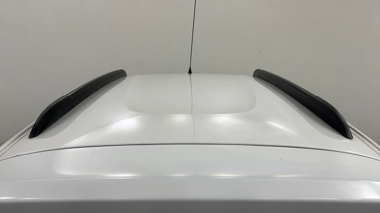 Used 2016 Renault Kwid RXT Petrol Manual exterior EXTERIOR ROOF VIEW