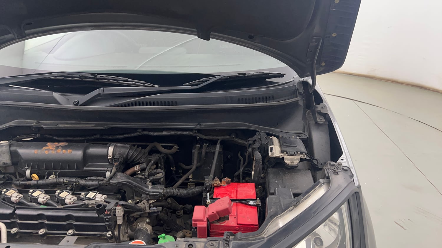 Used 2020 Maruti Suzuki Ignis Sigma 1.2 MT Petrol Manual engine ENGINE LEFT SIDE HINGE & APRON VIEW