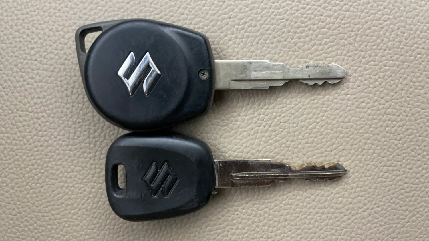 Used 2018 Maruti Suzuki Dzire VDi AMT Diesel Automatic extra CAR KEY VIEW