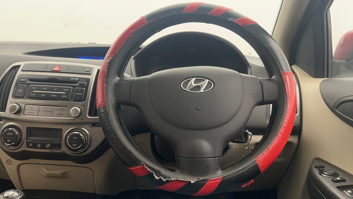 Used 2013 Hyundai i20 Magna (O) 1.2 Petrol Manual interior STEERING VIEW