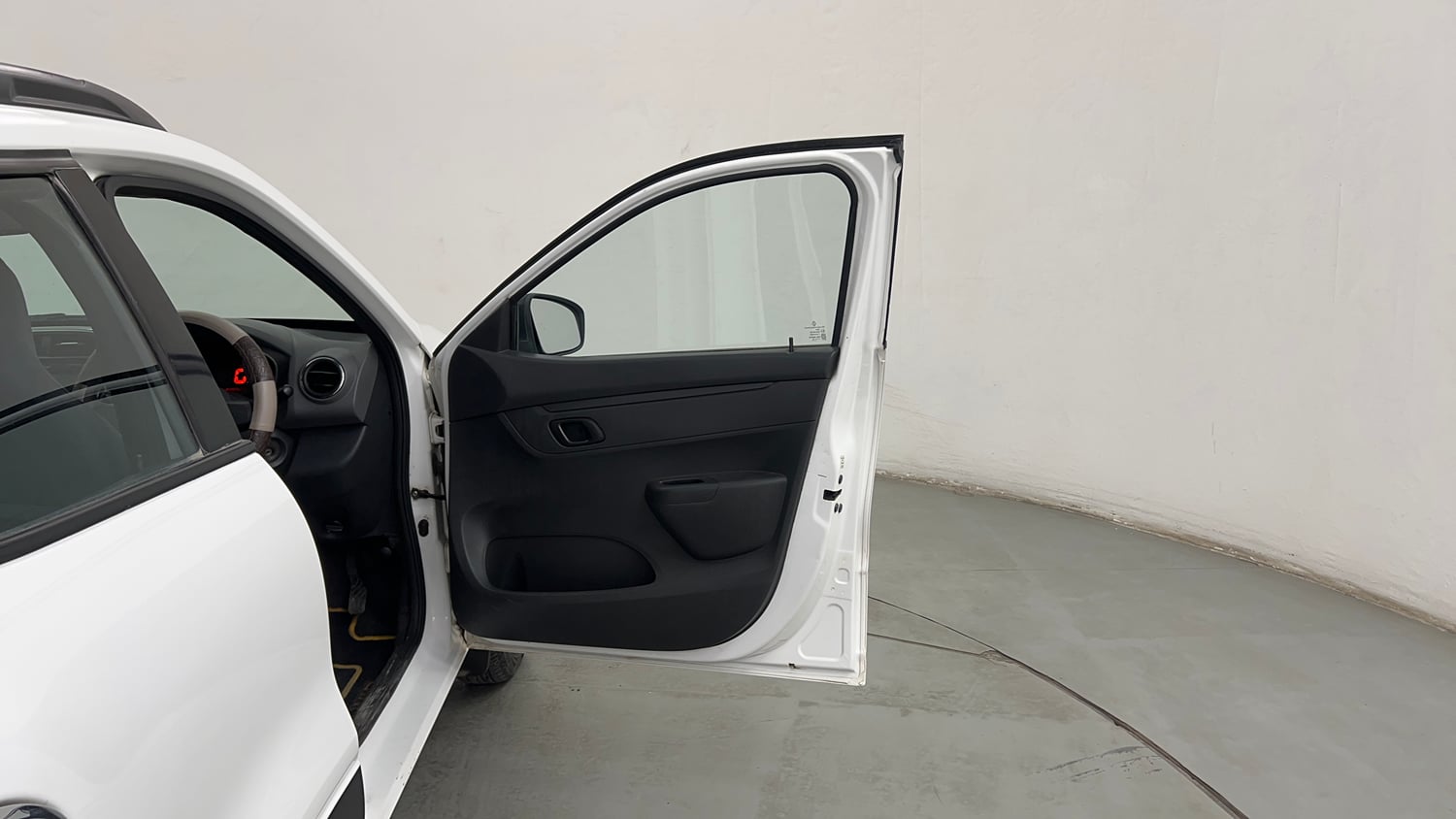 Used 2016 Renault Kwid RXT Petrol Manual interior RIGHT FRONT DOOR OPEN VIEW