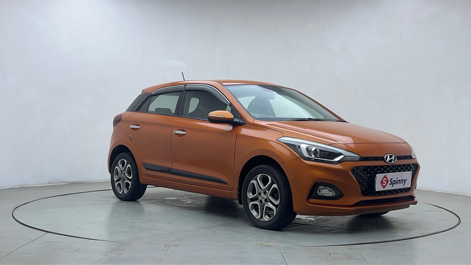Used 2018 Hyundai Elite i20 Asta 1.4 (O) CRDi Diesel Manual exterior RIGHT FRONT CORNER VIEW
