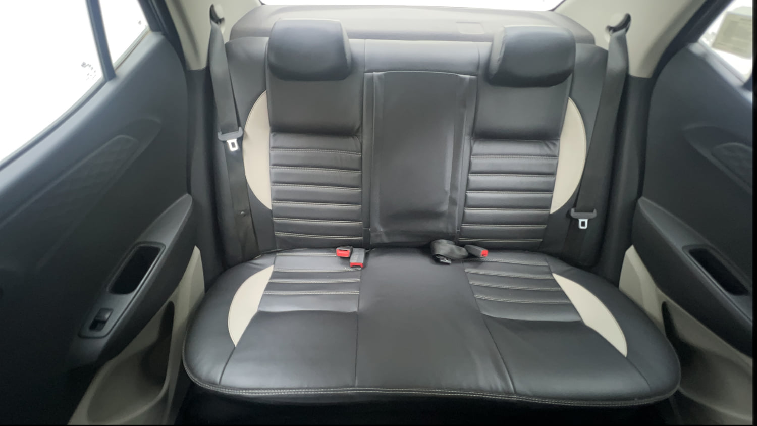 Used 2022 Hyundai Aura S 1.2 CNG Cng Manual interior REAR SEAT CONDITION VIEW