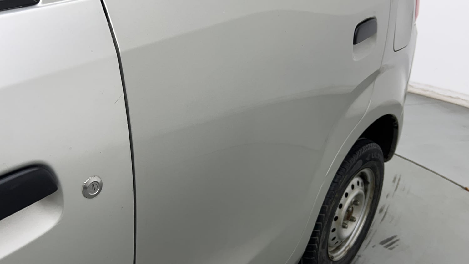 Used 2022 Maruti Suzuki Wagon R 1.0 LXi (O) 1.0 Petrol Manual dents MINOR DENT