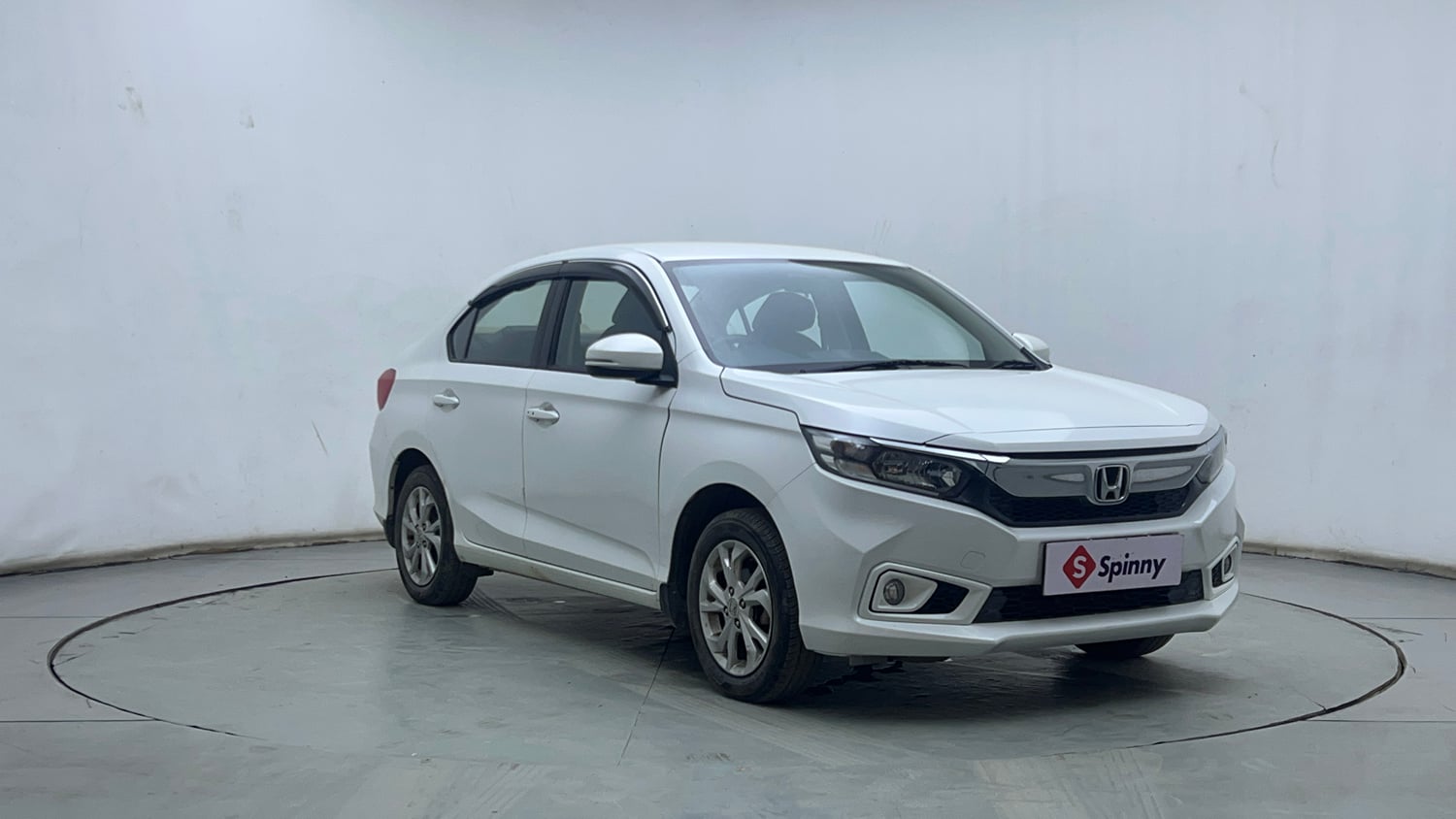 Used 2020 Honda Amaze 1.2 VX MT Petrol Petrol Manual exterior RIGHT FRONT CORNER VIEW