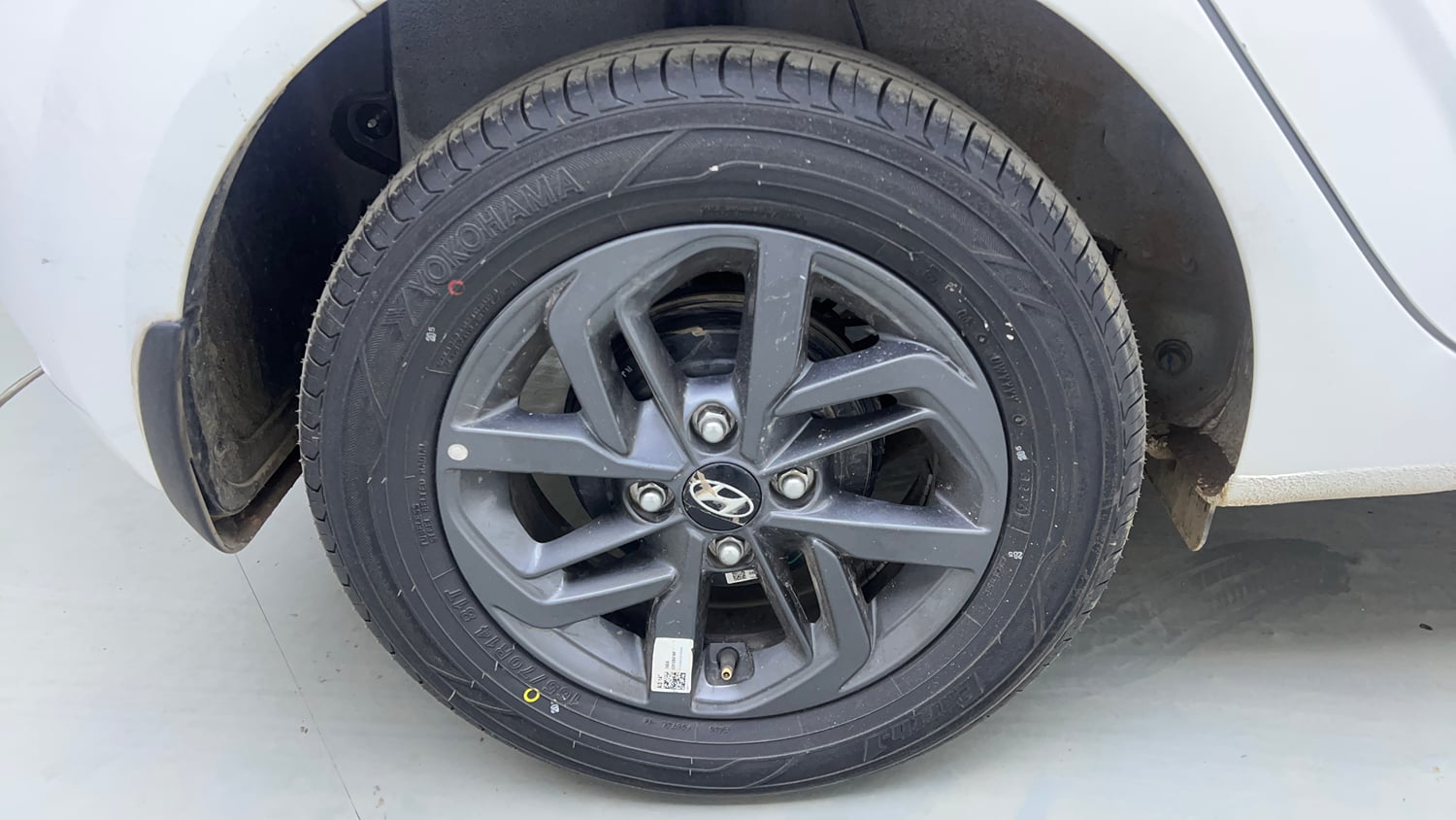Used 2022 Hyundai Grand i10 Nios Sportz 1.2 Kappa VTVT Petrol Manual tyres RIGHT REAR TYRE RIM VIEW