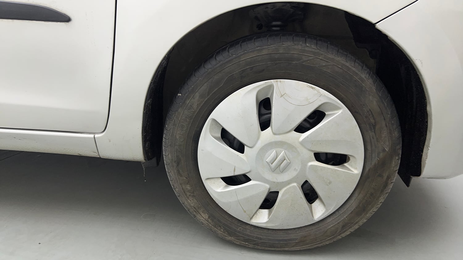 Used 2017 Maruti Suzuki Celerio ZXi AMT Petrol Automatic tyres RIGHT FRONT TYRE RIM VIEW