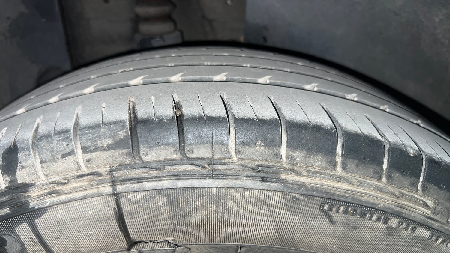 Used 2022 Kia Seltos GTX Plus 1.4 Petrol Manual tyres RIGHT REAR TYRE TREAD VIEW