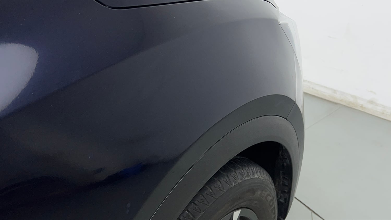 Used 2024 Mahindra XUV700 AX 7 Luxury Pack Petrol AT 7 STR Petrol Automatic dents MINOR SCRATCH