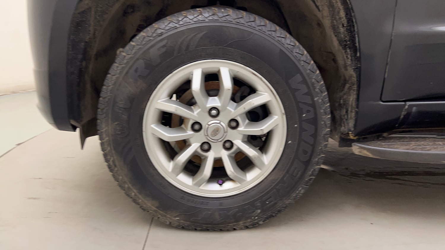 Used 2016 Mahindra TUV300 T8 mHAWK100 Diesel Manual tyres LEFT FRONT TYRE RIM VIEW