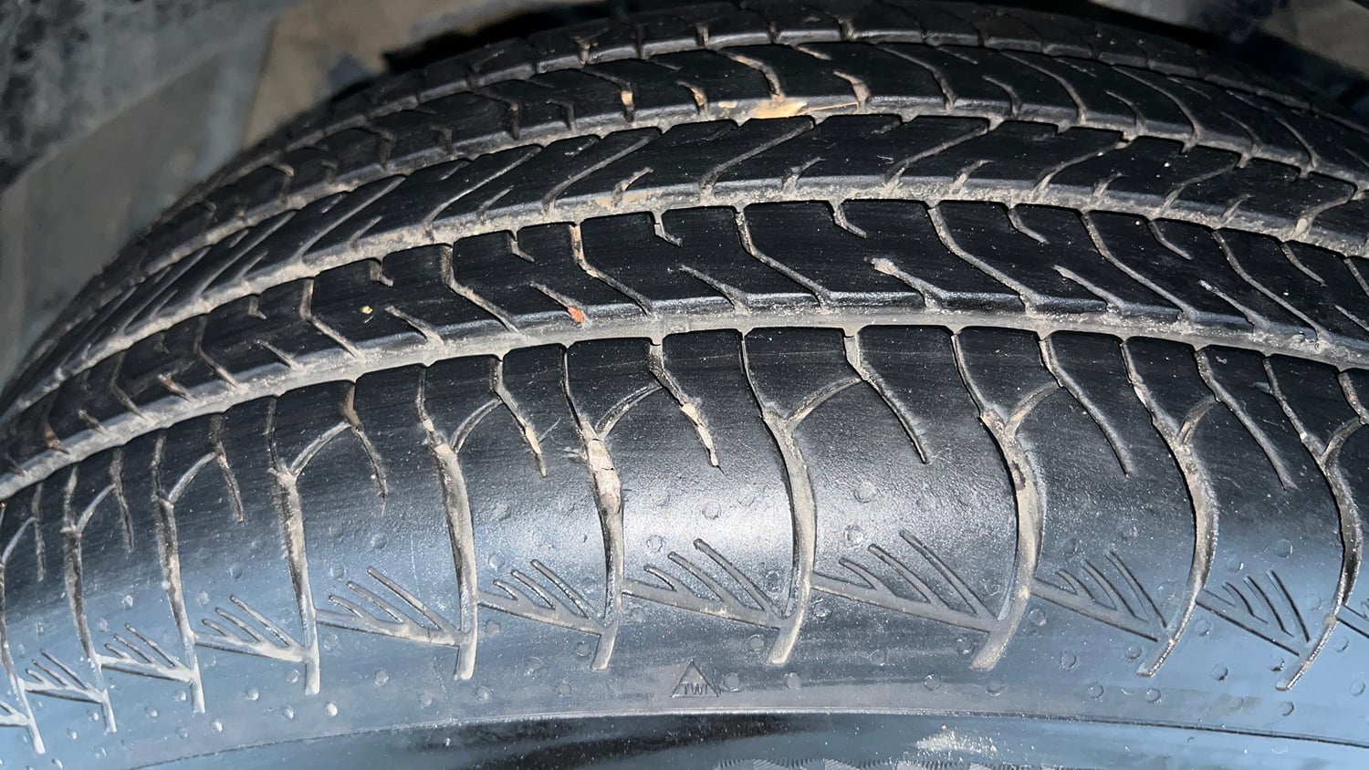 Used 2024 Maruti Suzuki Grand Vitara Zeta Smart Hybrid Petrol Manual tyres RIGHT FRONT TYRE TREAD VIEW