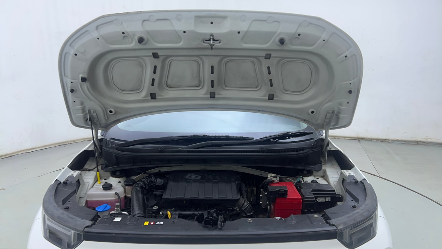 Used 2025 Hyundai Exter SX (O) Connect 1.2 MT Petrol Manual engine ENGINE & BONNET OPEN FRONT VIEW