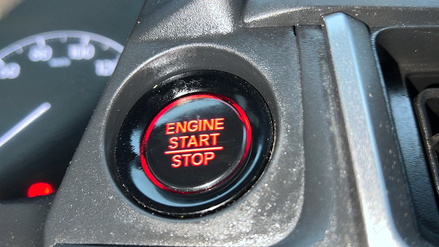 Used 2025 Honda Elevate ZX CVT Petrol Automatic top_features Keyless start