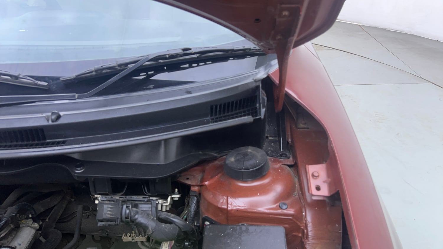 Used 2017 Maruti Suzuki Dzire ZXi Plus Petrol Manual engine ENGINE LEFT SIDE HINGE & APRON VIEW