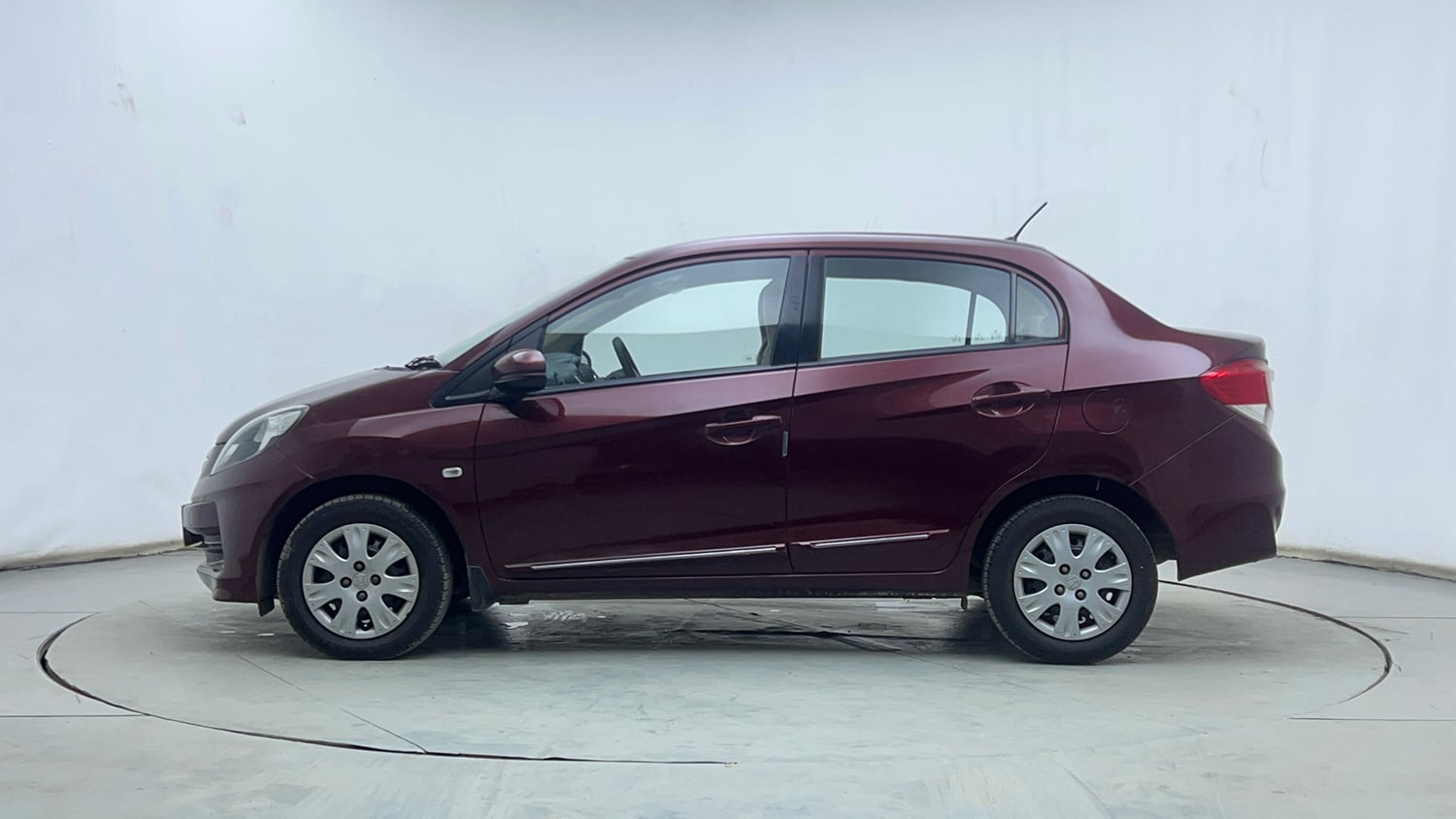 Used 2015 Honda Amaze 1.2 S i-VTEC Petrol Manual exterior LEFT SIDE VIEW