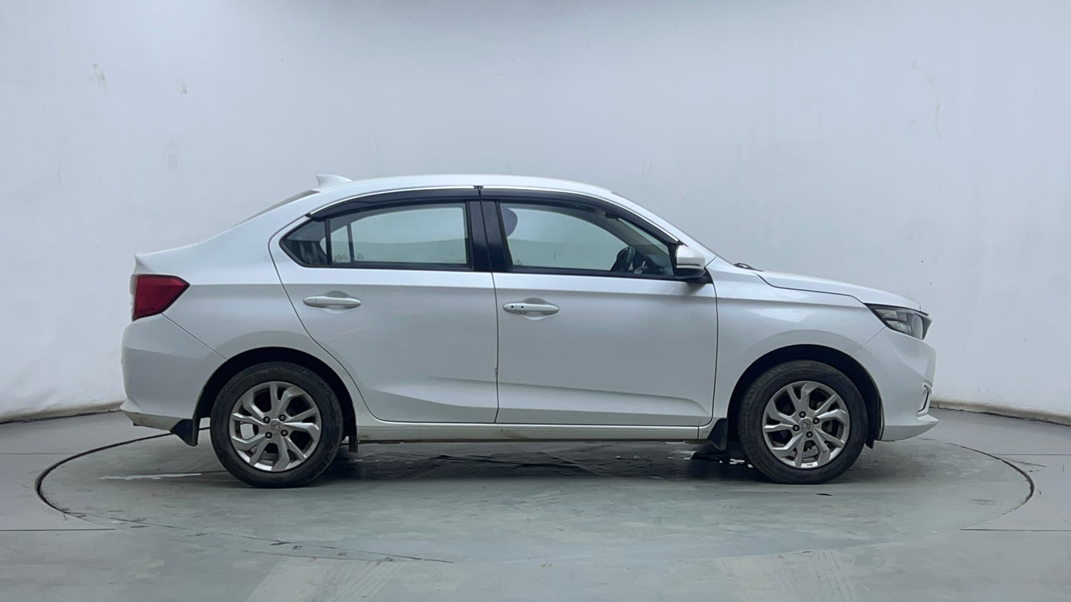 Used 2020 Honda Amaze 1.2 VX MT Petrol Petrol Manual exterior RIGHT SIDE VIEW