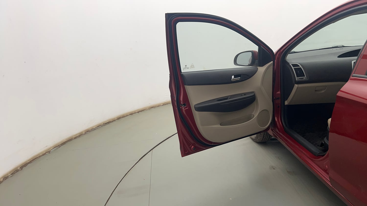 Used 2013 Hyundai i20 Magna (O) 1.2 Petrol Manual interior LEFT FRONT DOOR OPEN VIEW