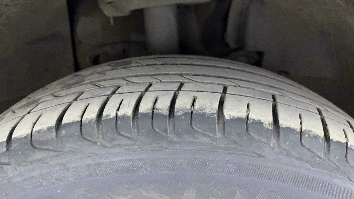 Used 2020 Tata Nexon XZA Plus (O) Dual Tone Petrol Automatic tyres RIGHT FRONT TYRE TREAD VIEW