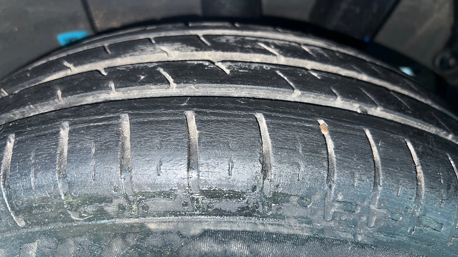 Used 2022 Hyundai Aura S 1.2 CNG Cng Manual tyres LEFT REAR TYRE TREAD VIEW