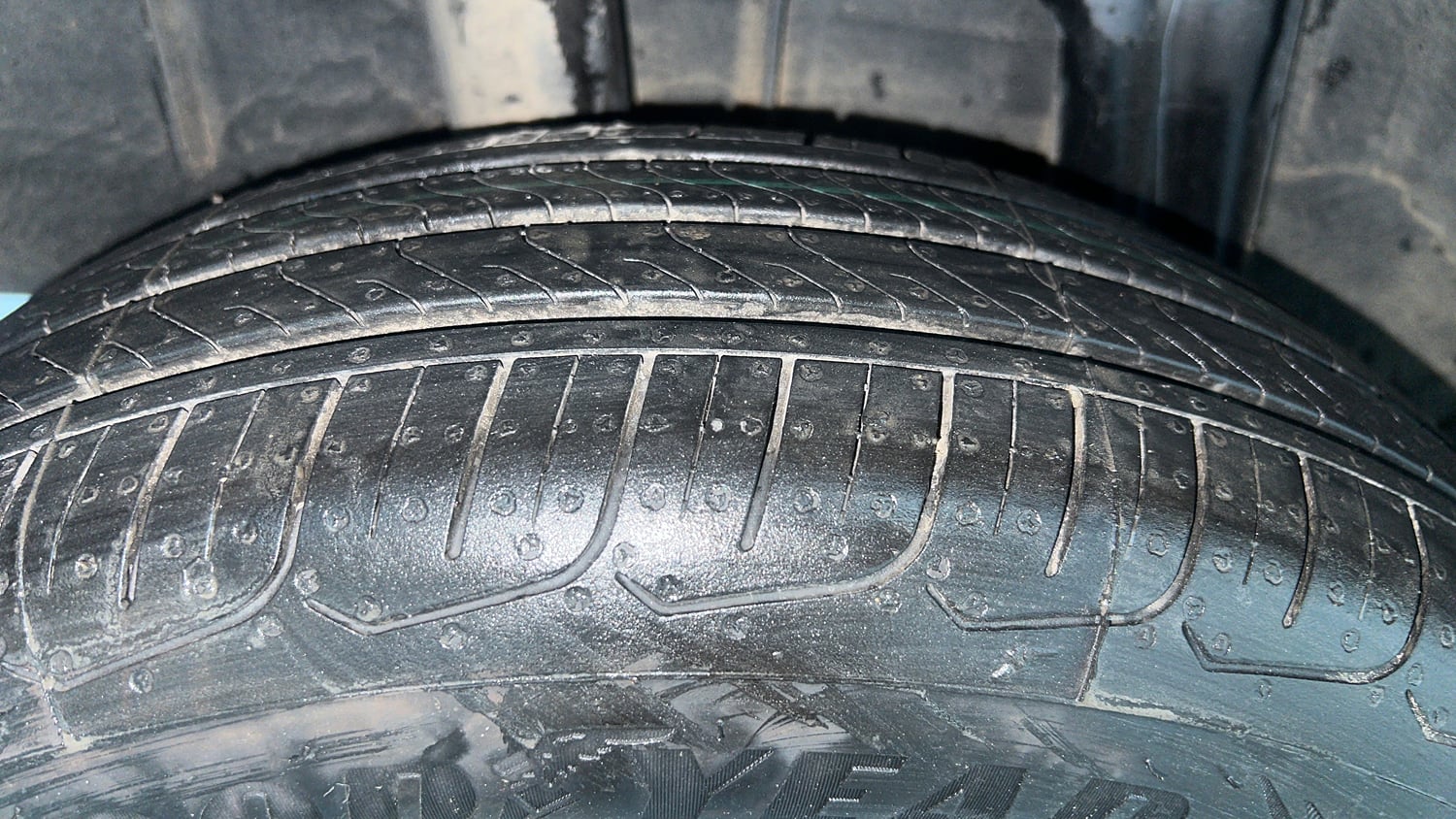 Used 2020 Renault Triber RXZ Petrol Manual tyres RIGHT REAR TYRE TREAD VIEW