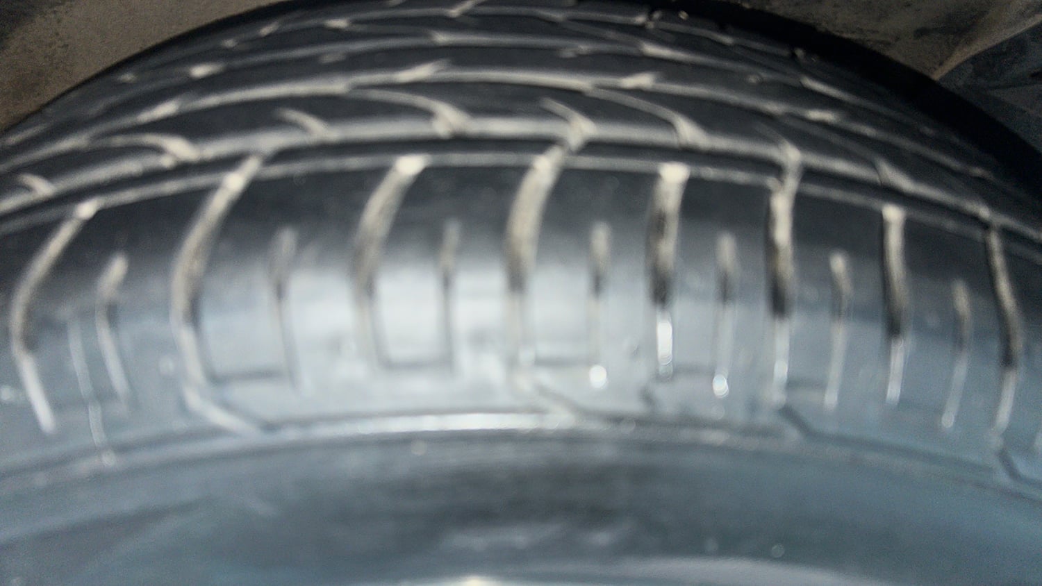 Used 2017 Hyundai Creta SX Plus 1.6 AT Petrol Petrol Automatic tyres RIGHT FRONT TYRE TREAD VIEW