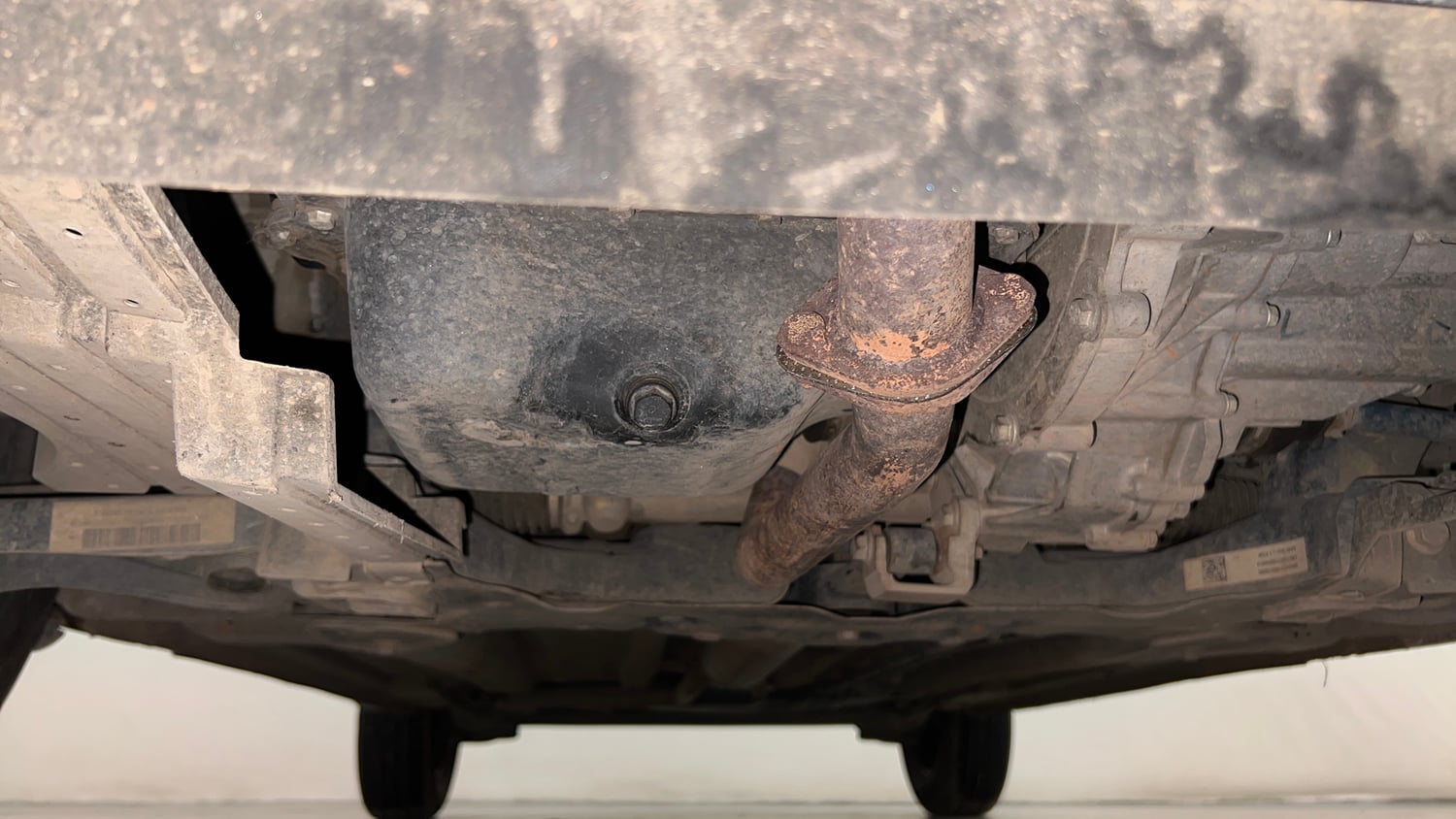 Used 2023 Tata Punch Pure MT Petrol Manual extra FRONT LEFT UNDERBODY VIEW