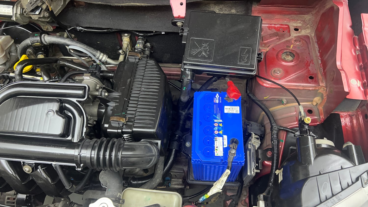 Used 2016 Renault Kwid RXT Petrol Manual engine ENGINE LEFT SIDE VIEW