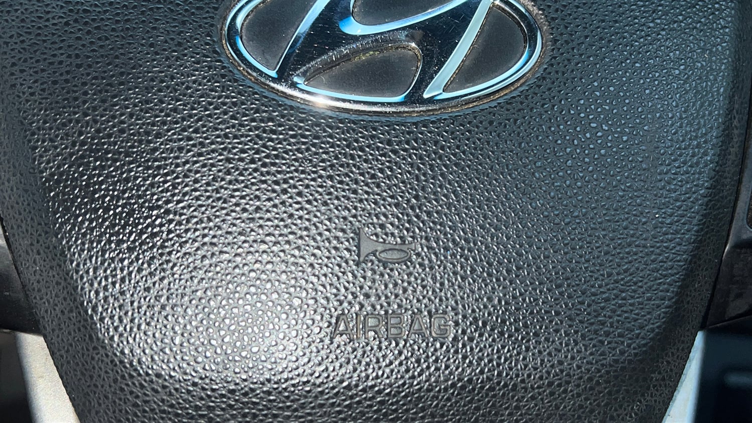 Used 2017 Hyundai Creta SX Plus 1.6 AT Petrol Petrol Automatic top_features Airbags