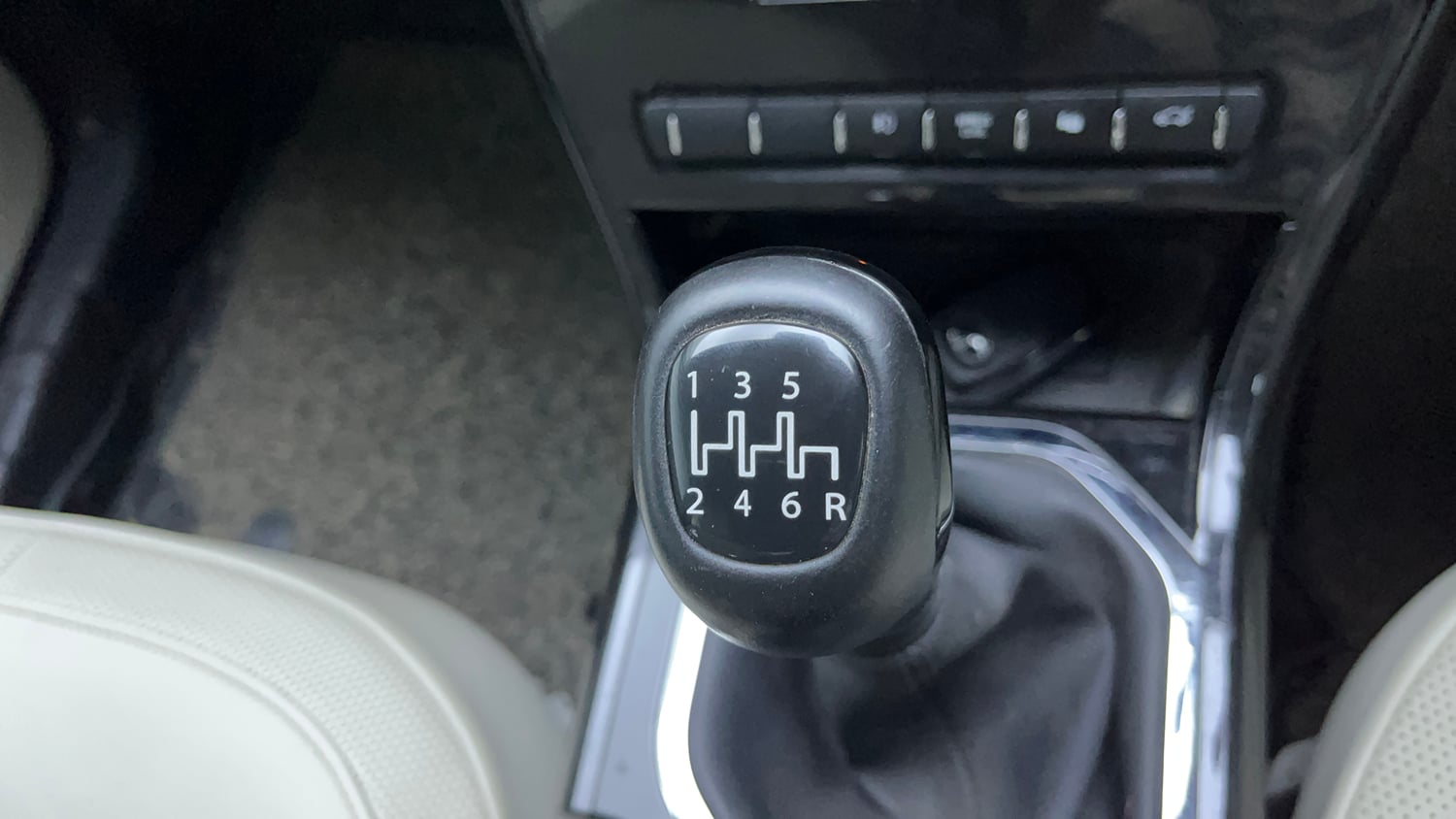 Used 2022 Tata Nexon XZ Plus (Premium) Petrol Manual interior GEAR  KNOB VIEW