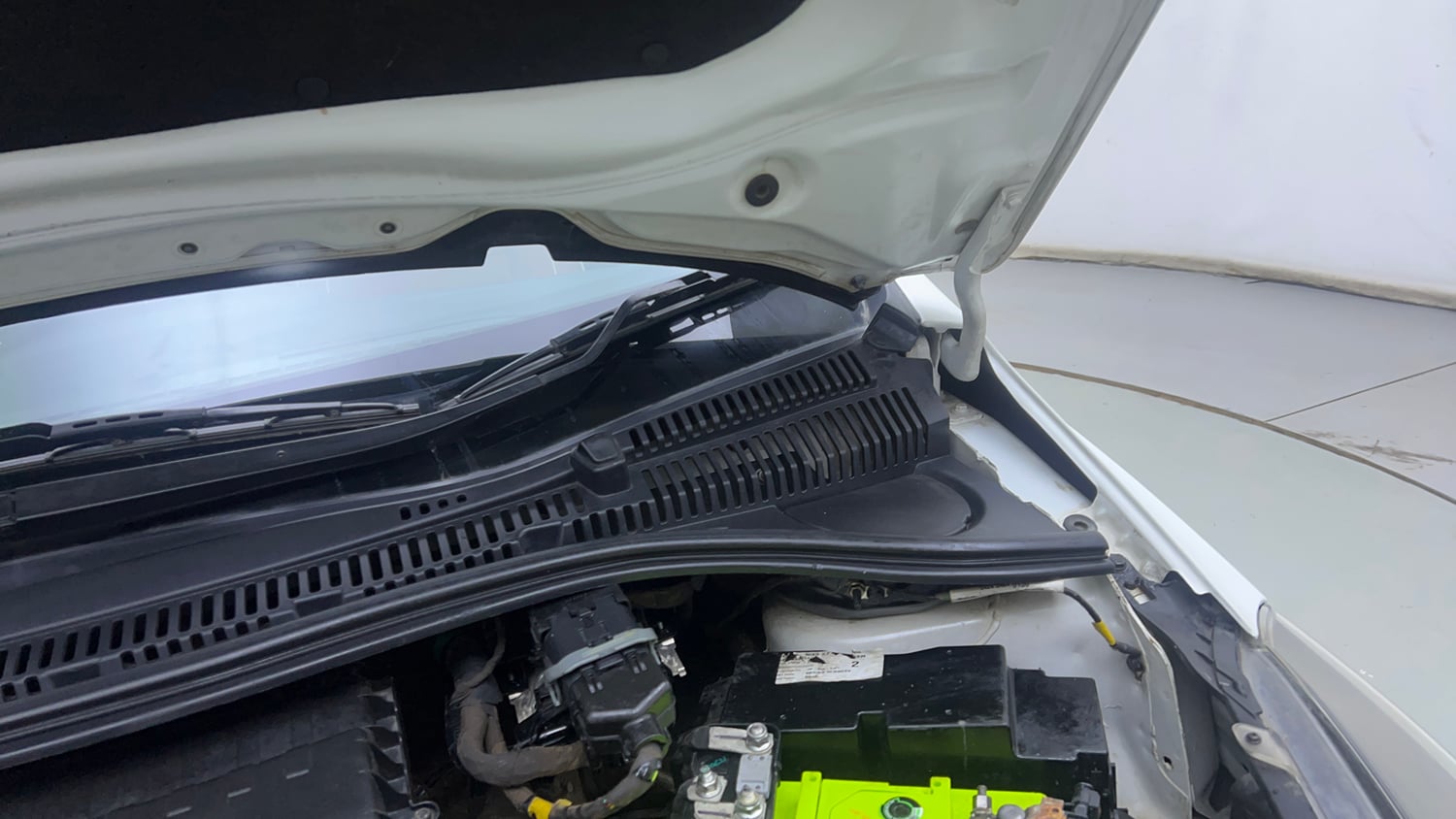 Used 2021 Tata Tiago NRG XZ MT Petrol Manual engine ENGINE LEFT SIDE HINGE & APRON VIEW