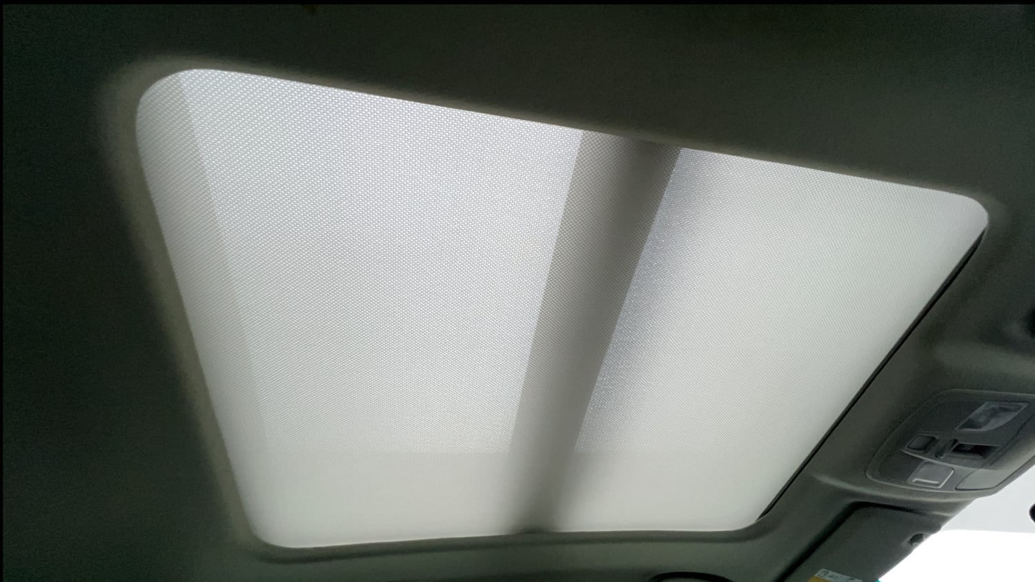 Used 2024 Toyota Urban Cruiser Hyryder V AT NeoDrive Petrol Automatic top_features Sunroof
