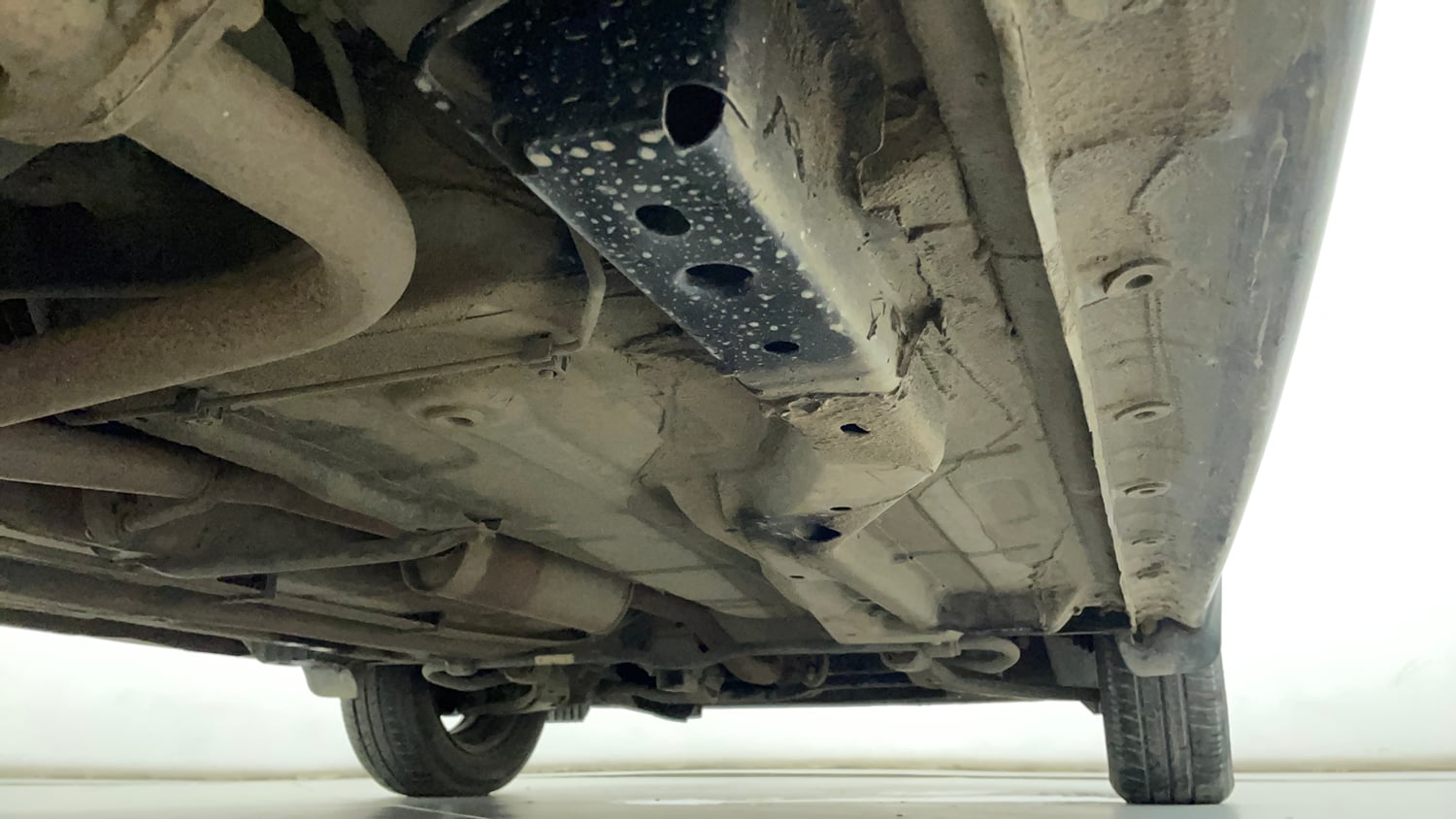 Used 2022 Tata Tiago XT Rhythm Petrol Manual extra REAR RIGHT UNDERBODY VIEW