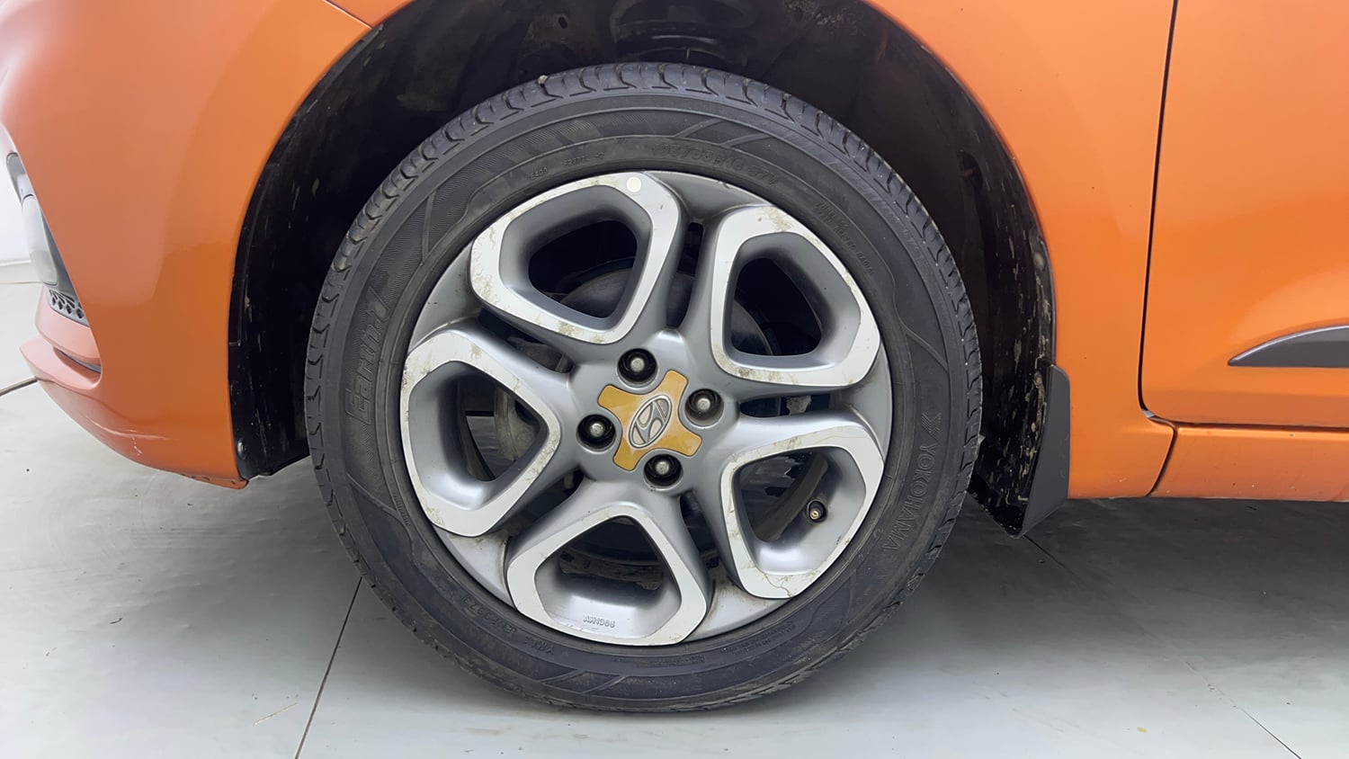 Used 2018 Hyundai Elite i20 Asta 1.4 (O) CRDi Diesel Manual tyres LEFT FRONT TYRE RIM VIEW