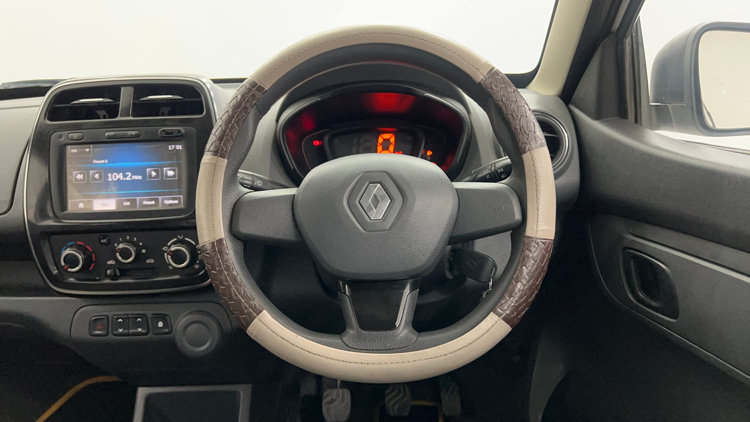 Used 2016 Renault Kwid RXT Petrol Manual interior STEERING VIEW