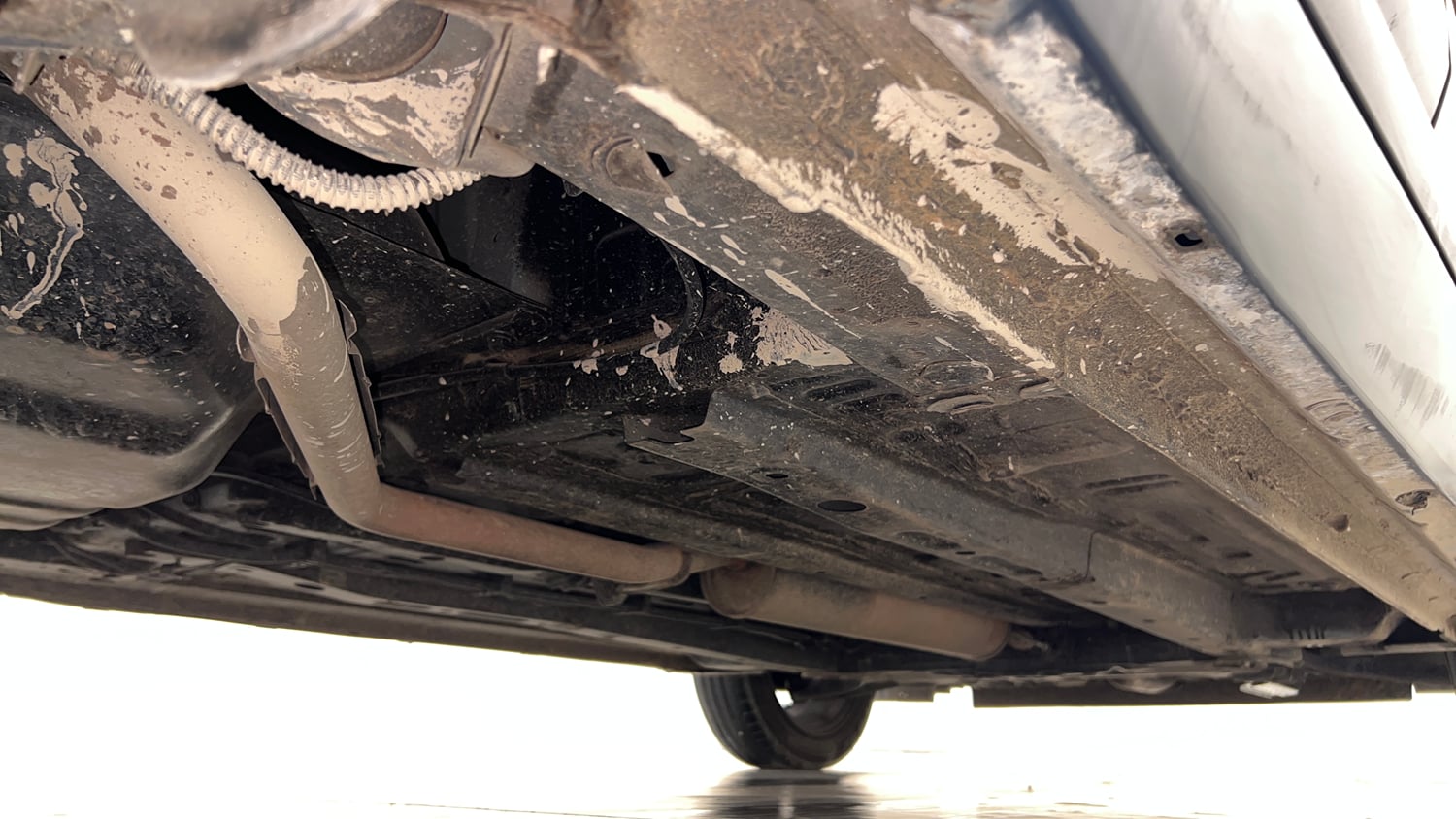 Used 2025 Tata Altroz Accomplished S Petrol 5MT Petrol Manual extra REAR RIGHT UNDERBODY VIEW