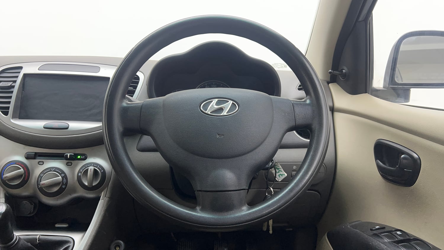 Used 2014 Hyundai i10 Magna 1.1 iRDE2 Petrol Manual interior STEERING VIEW