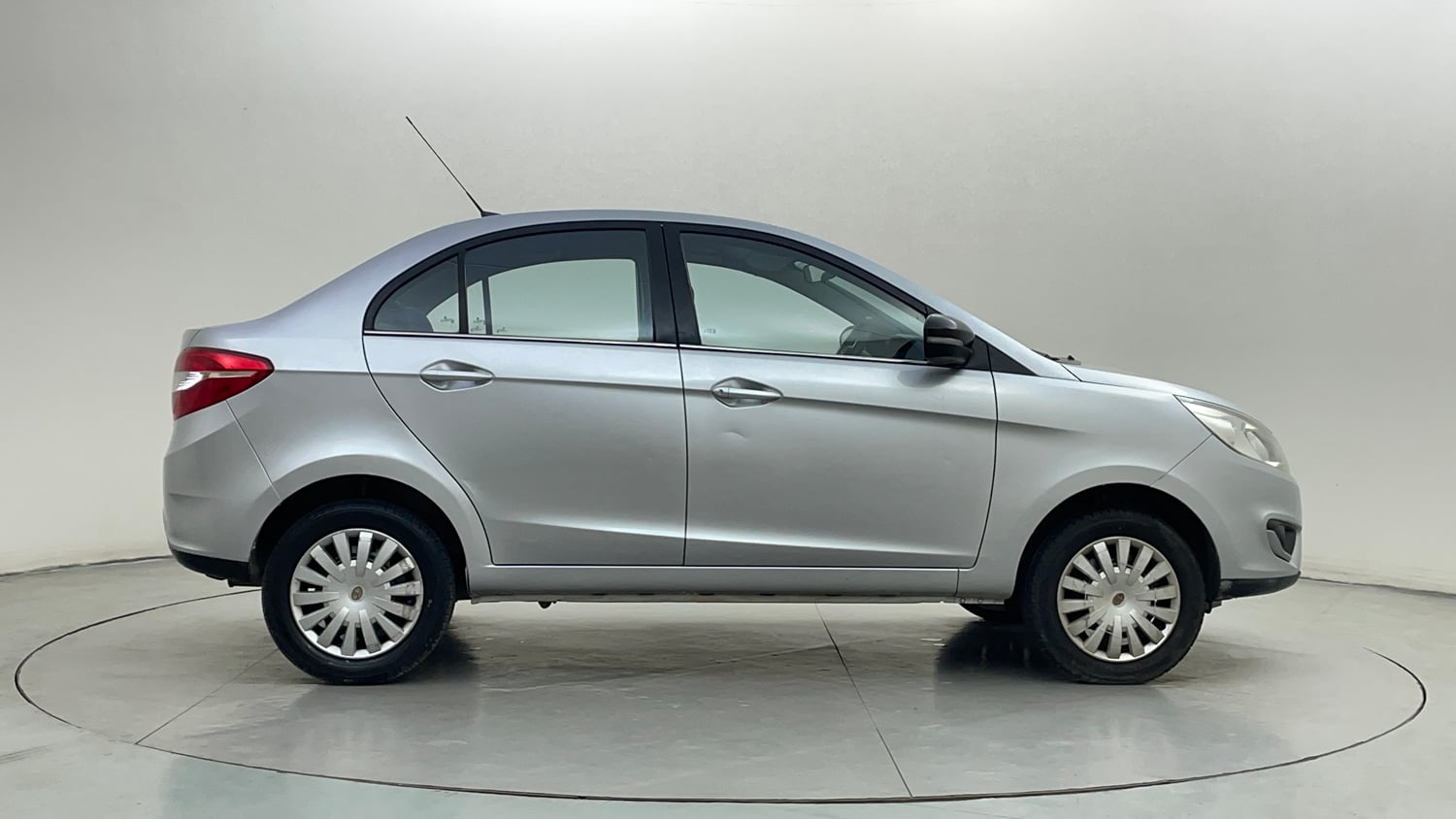 Used 2015 Tata Zest XM Petrol Petrol Manual exterior RIGHT SIDE VIEW