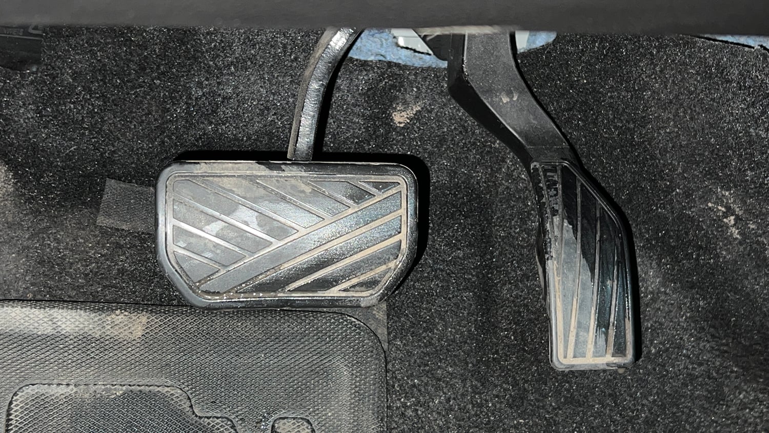 Used 2024 Toyota Urban Cruiser Hyryder V AT NeoDrive Petrol Automatic interior PEDALS VIEW