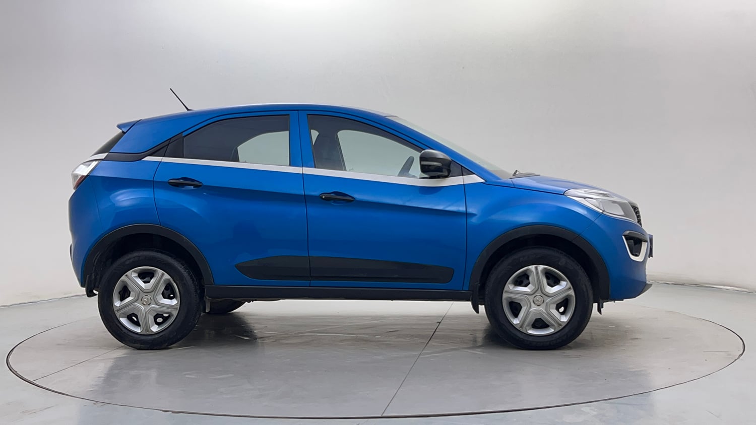 Used 2019 Tata Nexon XMA Petrol Petrol Automatic exterior RIGHT SIDE VIEW