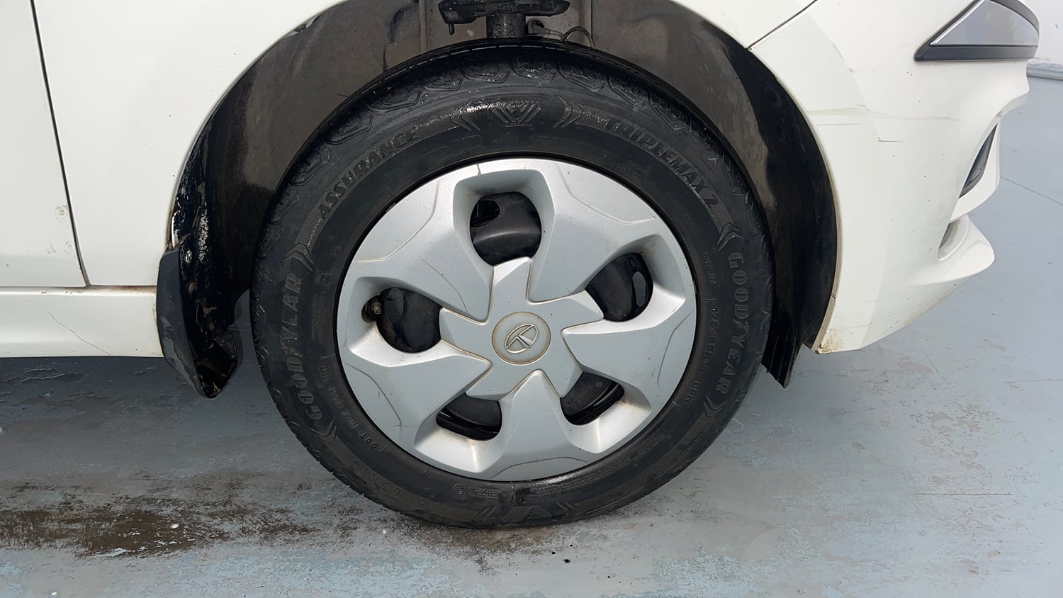 Used 2022 Tata Tiago XT CNG Cng Manual tyres RIGHT FRONT TYRE RIM VIEW