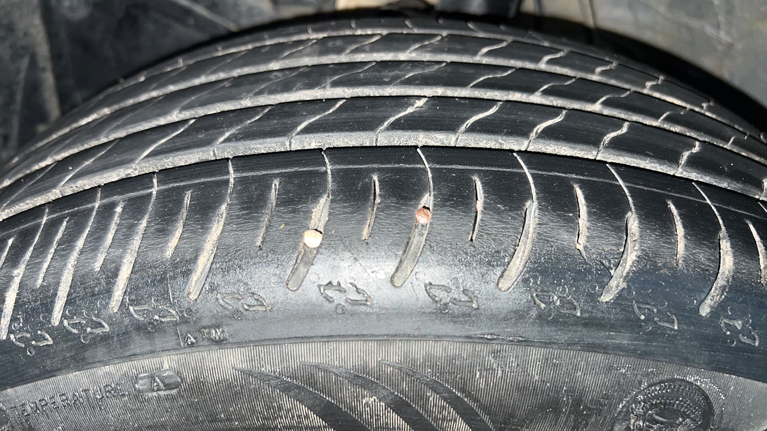 Used 2025 Honda Elevate ZX CVT Petrol Automatic tyres LEFT FRONT TYRE TREAD VIEW
