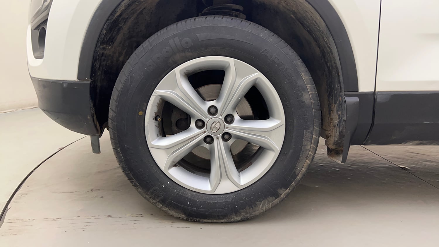 Used 2022 Tata Harrier XT Diesel Manual tyres LEFT FRONT TYRE RIM VIEW