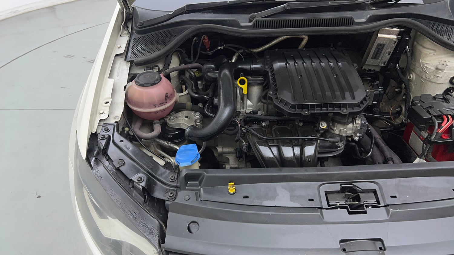 Used 2018 Volkswagen Polo Comfortline 1.0L (P) Petrol Manual engine ENGINE RIGHT SIDE VIEW