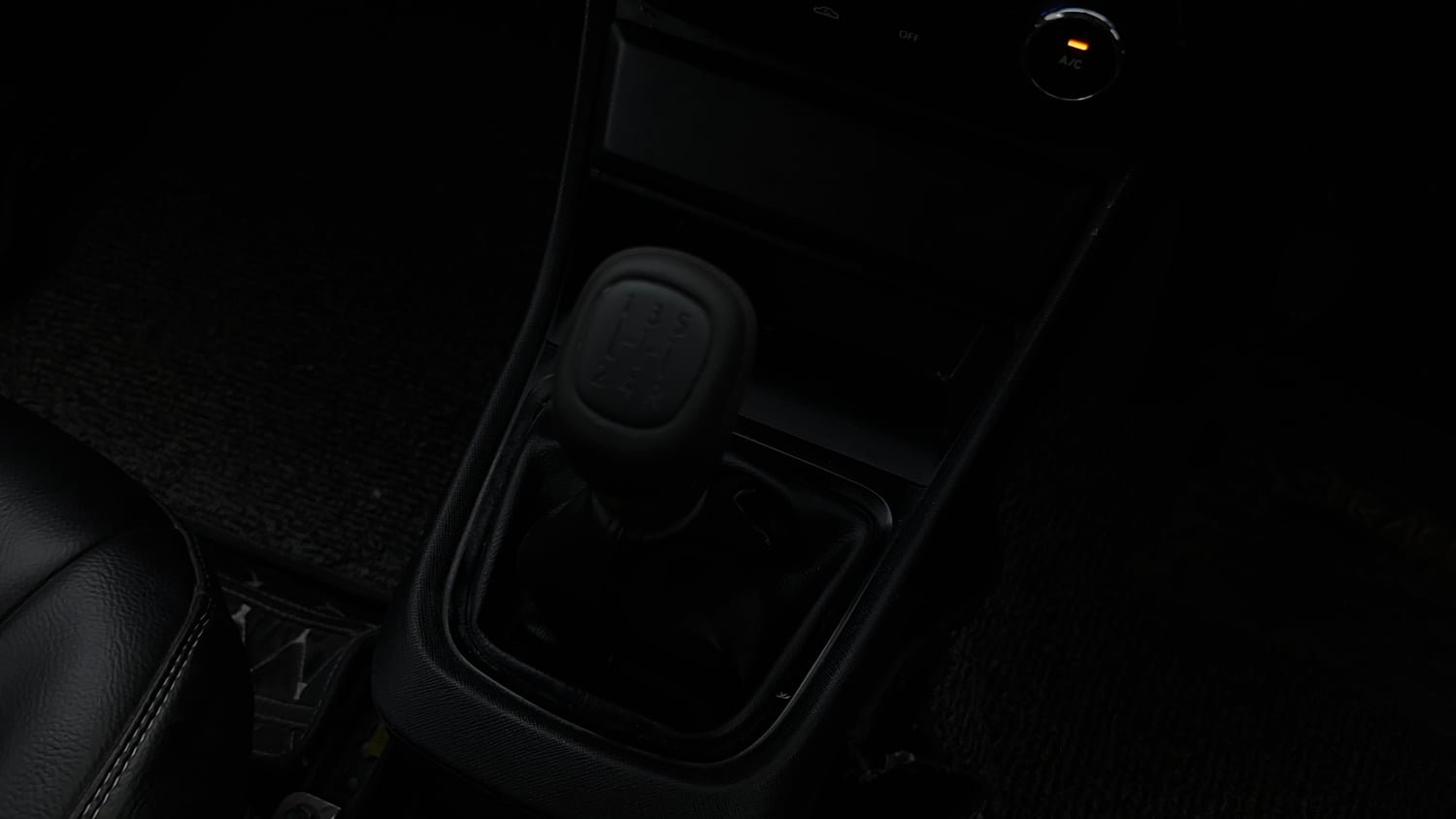 Used 2023 Tata Punch Pure MT Petrol Manual interior GEAR  KNOB VIEW