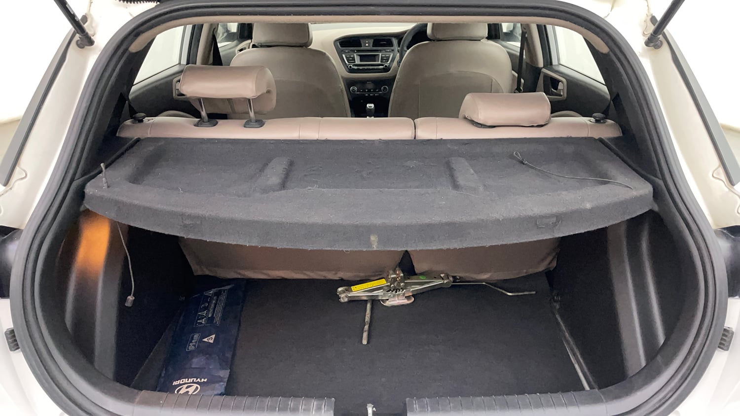 Used 2014 Hyundai Elite i20 Asta 1.2 Petrol Manual interior DICKY INSIDE VIEW